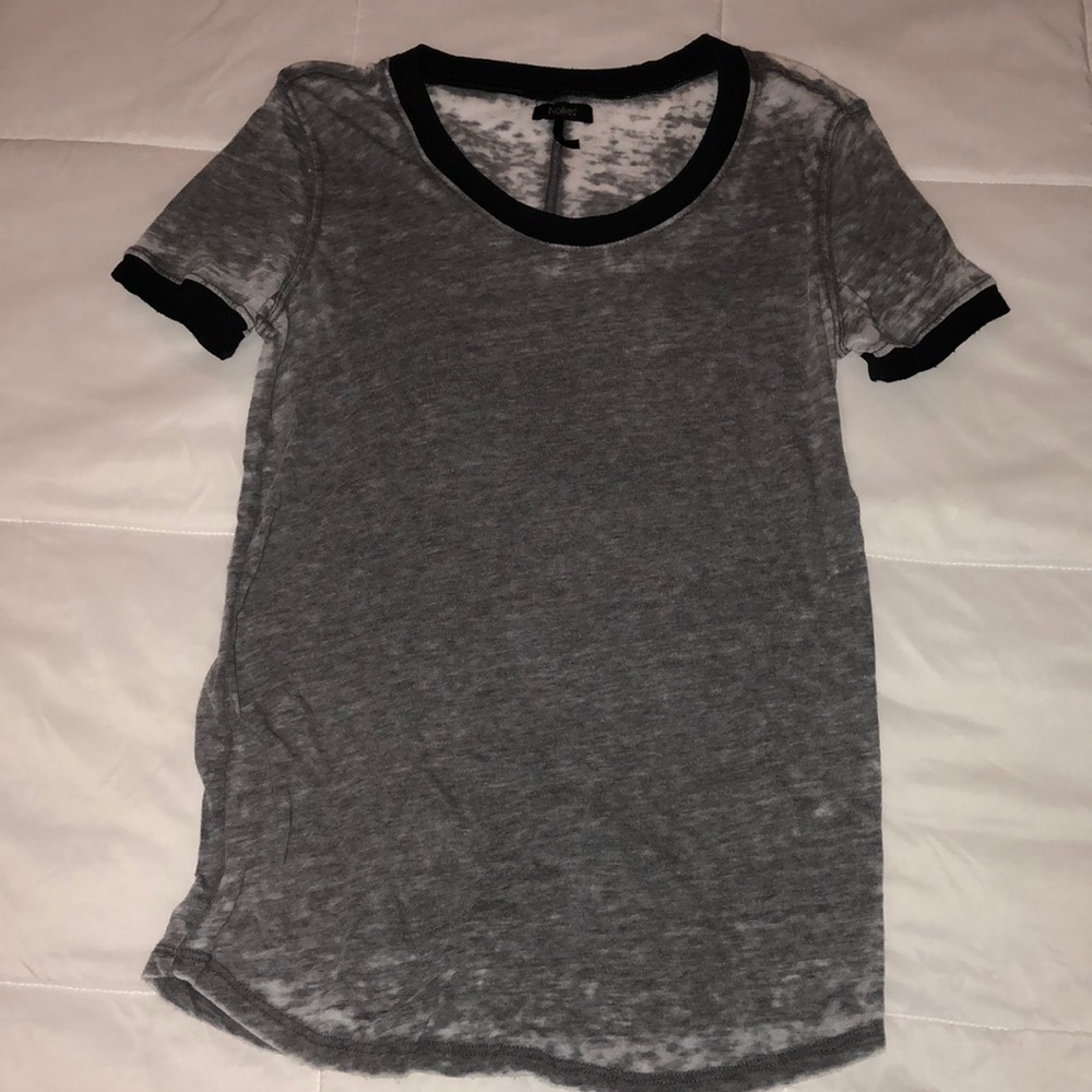 Gray tee
